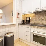 2 Bedroom Cozy Apartment In Mijas *